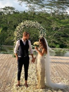 Сватба в хотел Four Seasons Resort Bali at Sayan