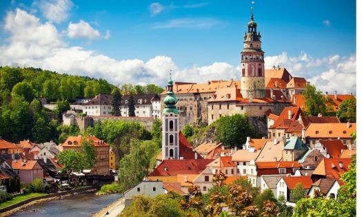 Прага - златният град, със самолет и обслужване на български език!